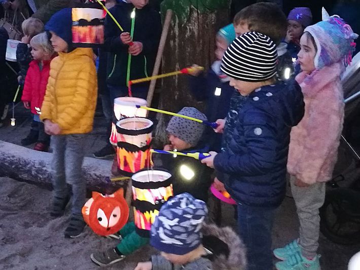 Martinsumzug Pusteblume